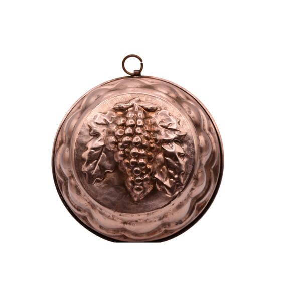 Vintage Copper Kitchen Mold Stamped "Made In Italy" Vineyard Grapes Mid Century - Picture 5 of 7